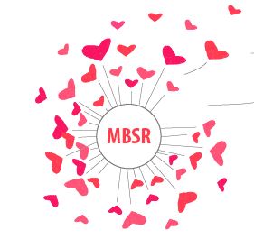 Ilustración con corazones en tonos rosados que rodean el texto "MBSR", representando el concepto de Reducción de Estrés Basada en la Atención Plena.